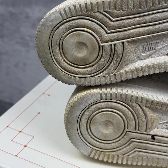 Nike Air Force 1 Low White Sneakers Women’s Size 7.5 Classic Iconic Distressed - Picture 6 of 9